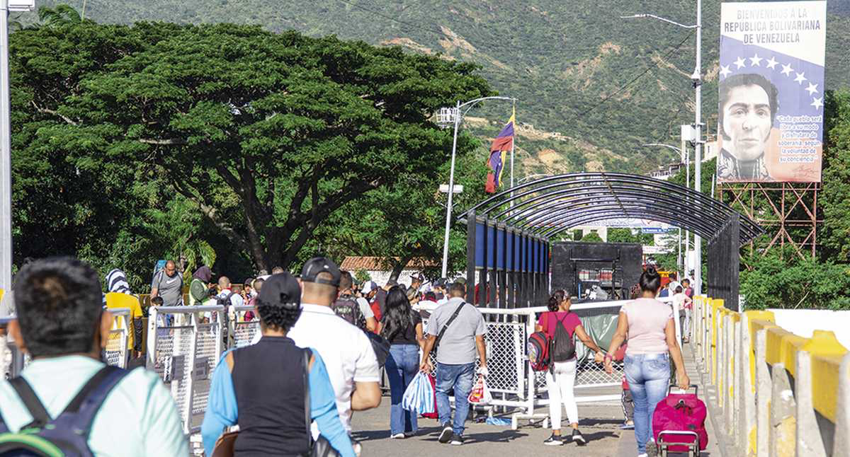 Imagen noticia Gobiernos de Colombia y Venezuela abren el paso de sus fronteras