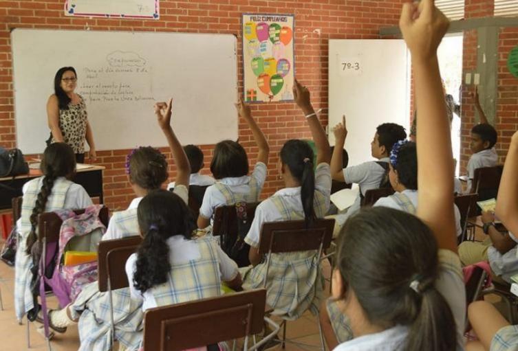 Imagen noticia Alcaldía contrata más de seis mil profesores a través de concurso meritocrático