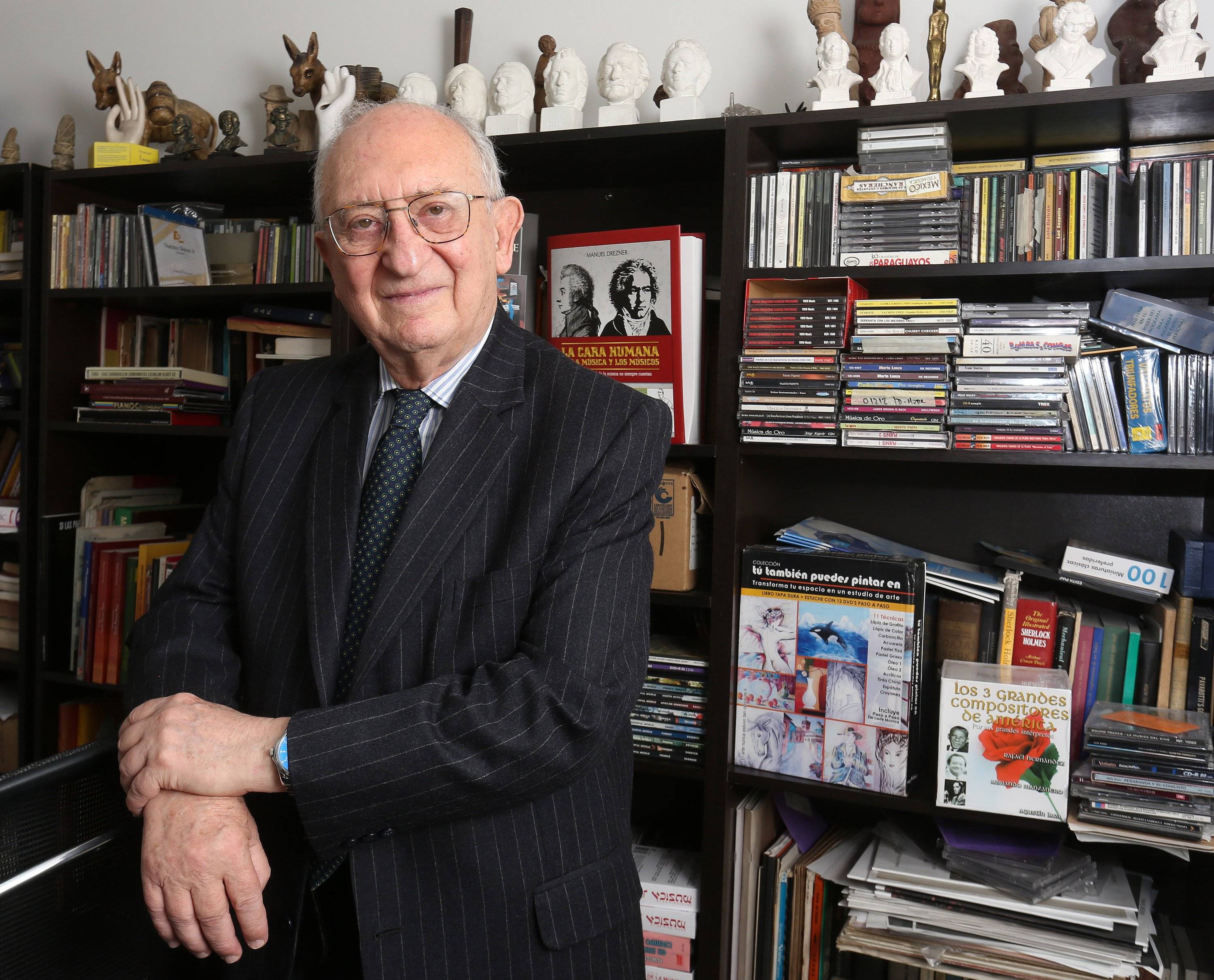 Imagen noticia A sus 90 años Manuel Drezner presenta su libro ‘Entretelones de la historia’