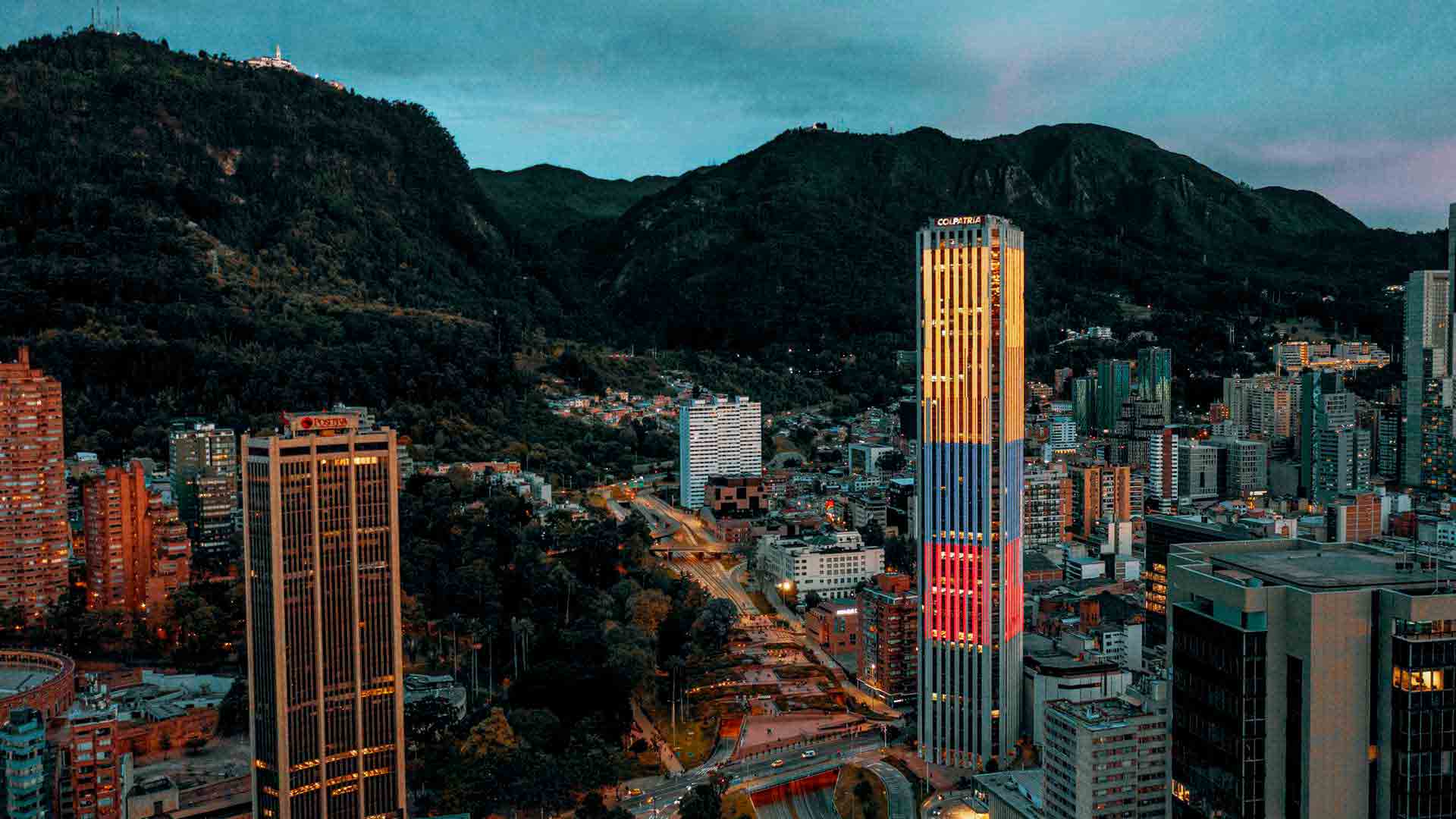Imagen noticia La torre Colpatria de Bogotá se iluminará con el nuevo libro de Gabo
