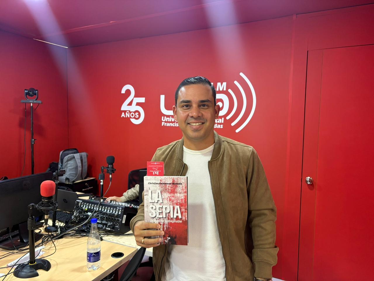 Imagen noticia Christian Kammerer, autor del libro ‘La Sepia’ detalla la vida del detective Harker