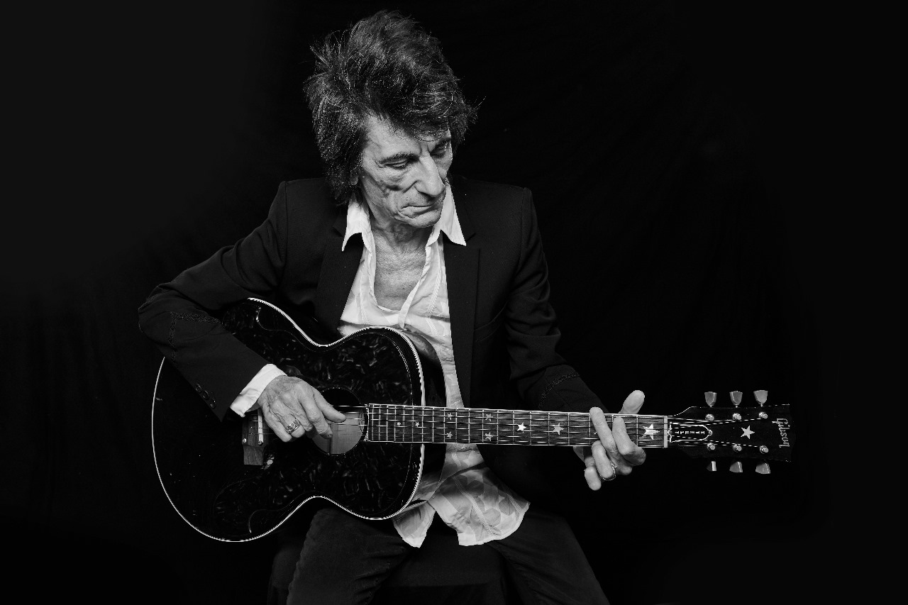 Imagen noticia Ronnie Wood lanza su legado: 60 años de música en una sola antología