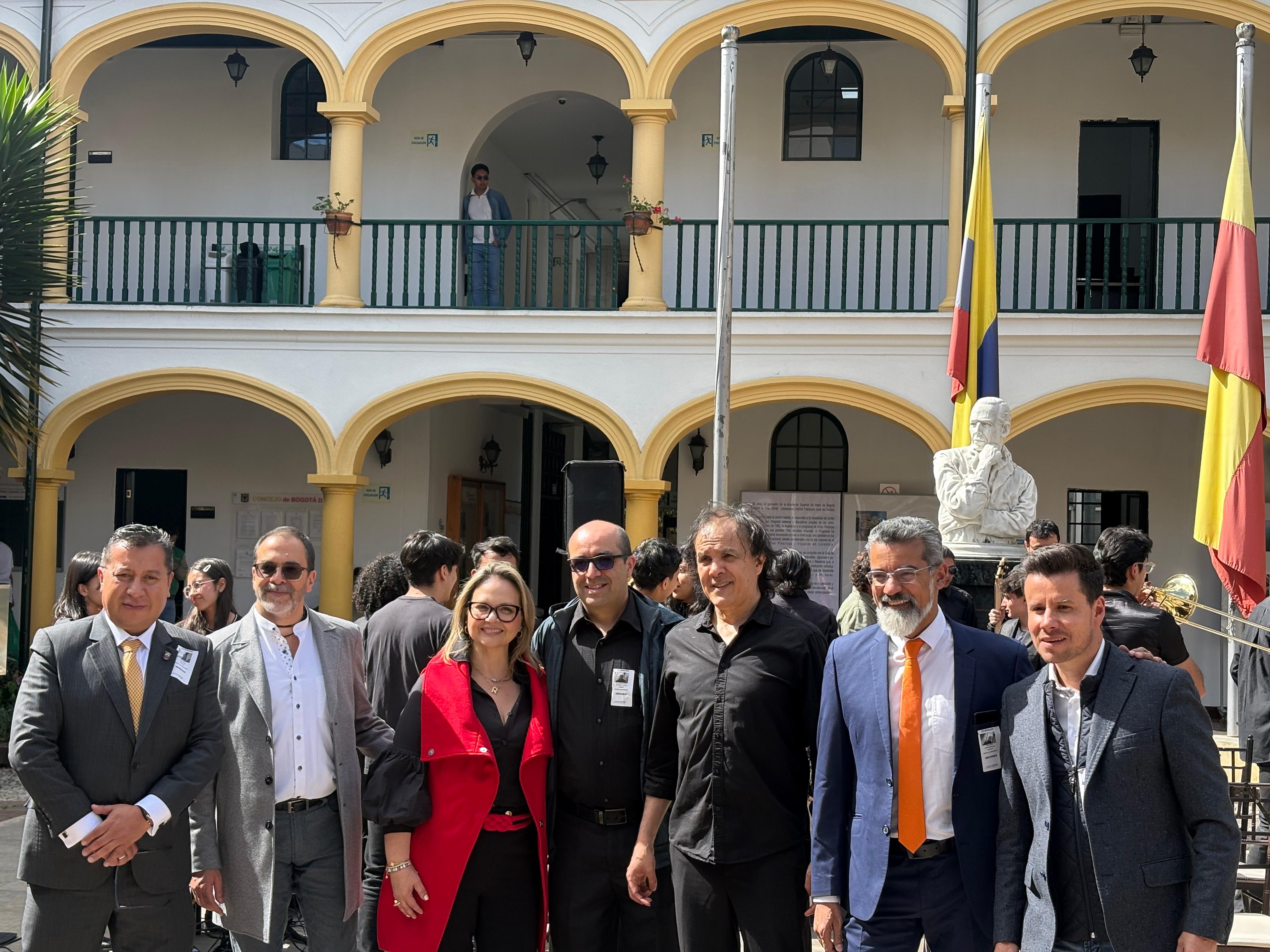 Imagen noticia Orden al Mérito José Acevedo y Gómez para la Facultad de Artes ASAB