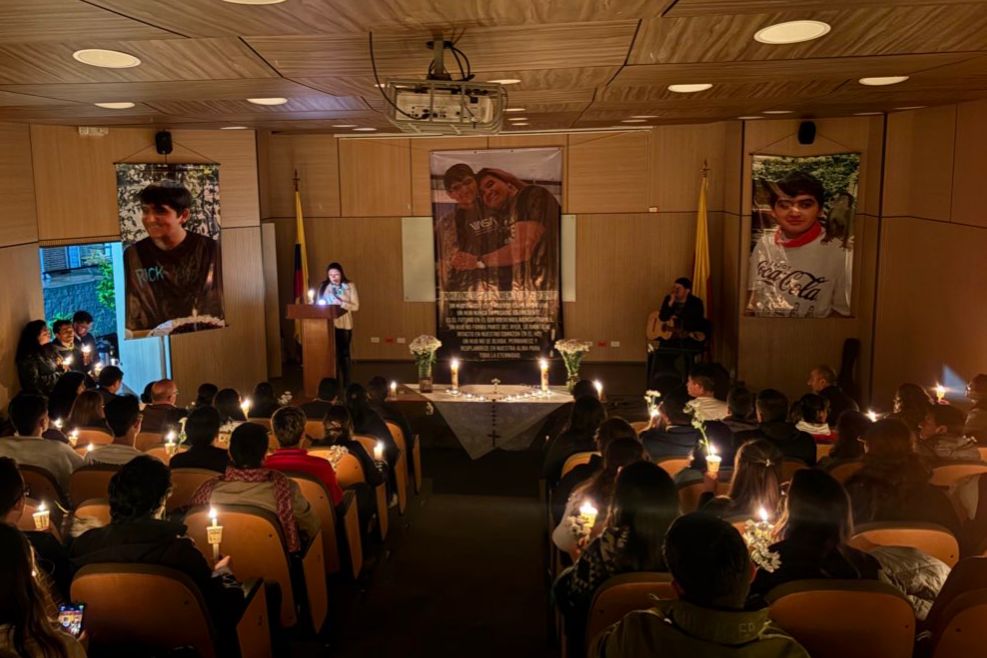Imagen noticia Comunidad rinde homenaje a Jaime Esteban Moreno en velatón 