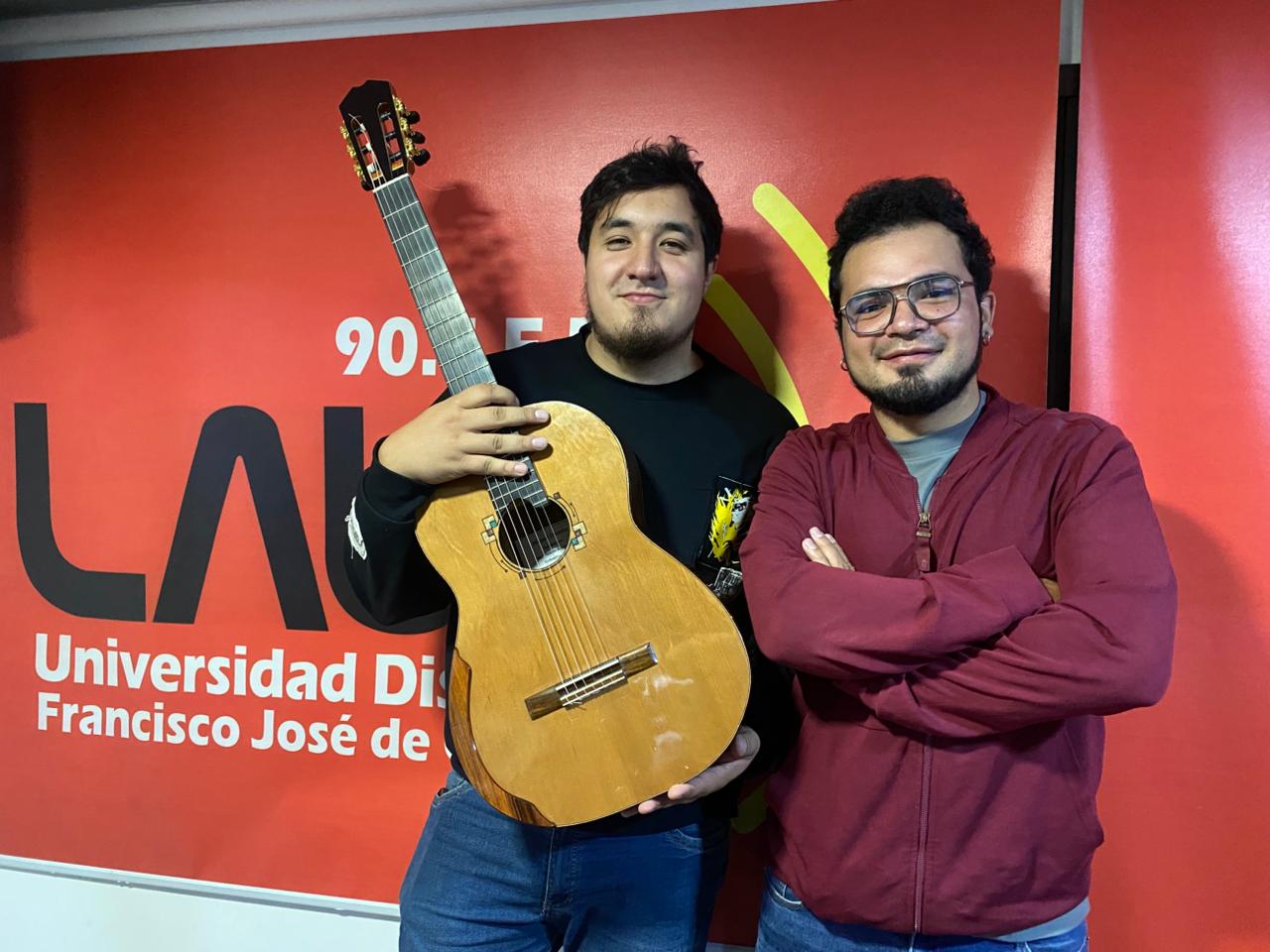 Imagen noticia Cuando la guitarra suena en colectivo: Así funciona una camerata
