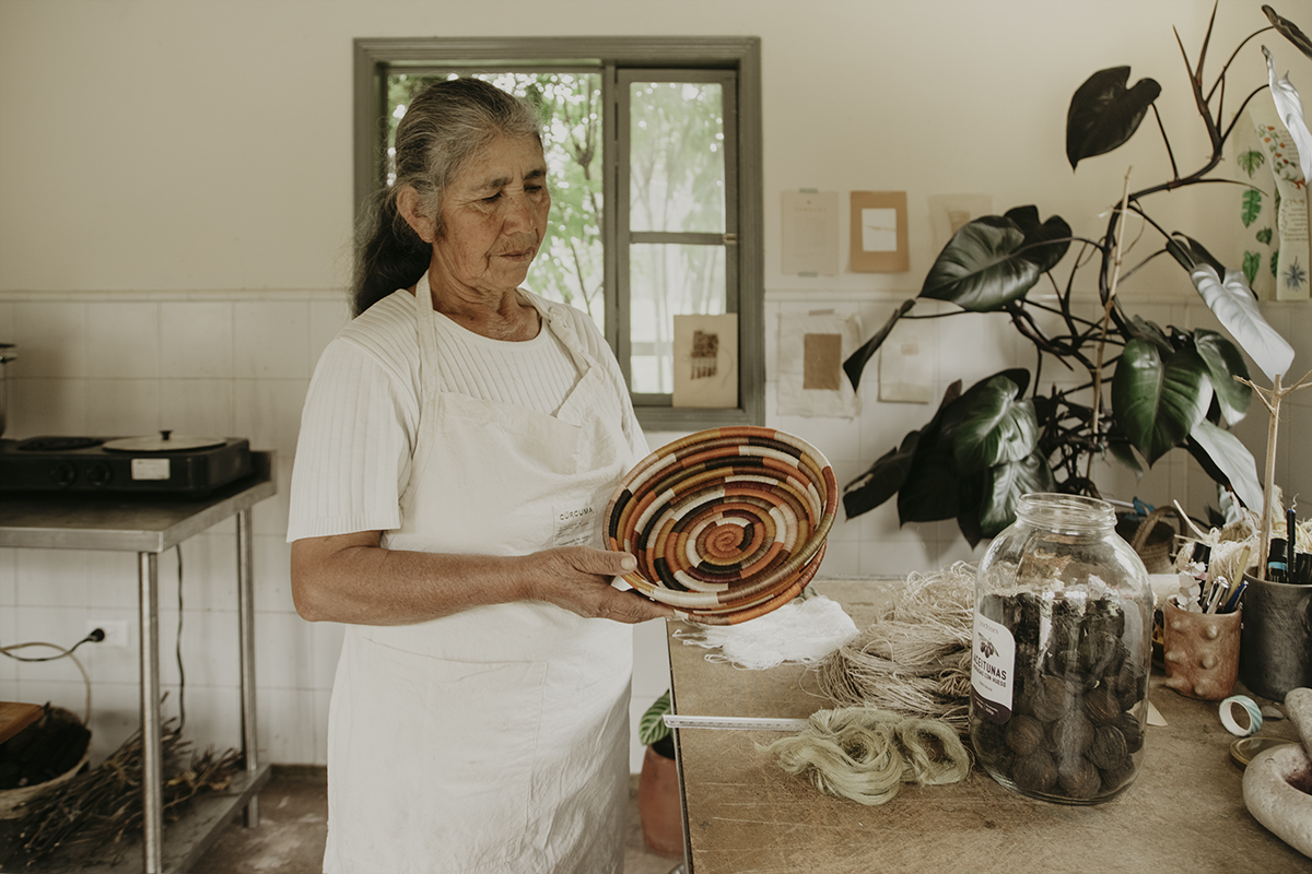 Imagen noticia ‘Tinta Dulce’: La mirada profunda de las artesanas de hoja de Coca en Colombia