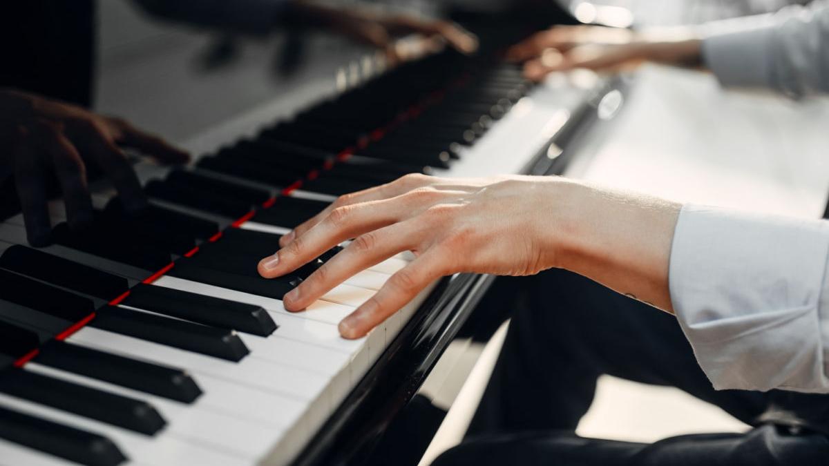 Imagen noticia Clases de piano para la comunidad en la Universidad Distrital