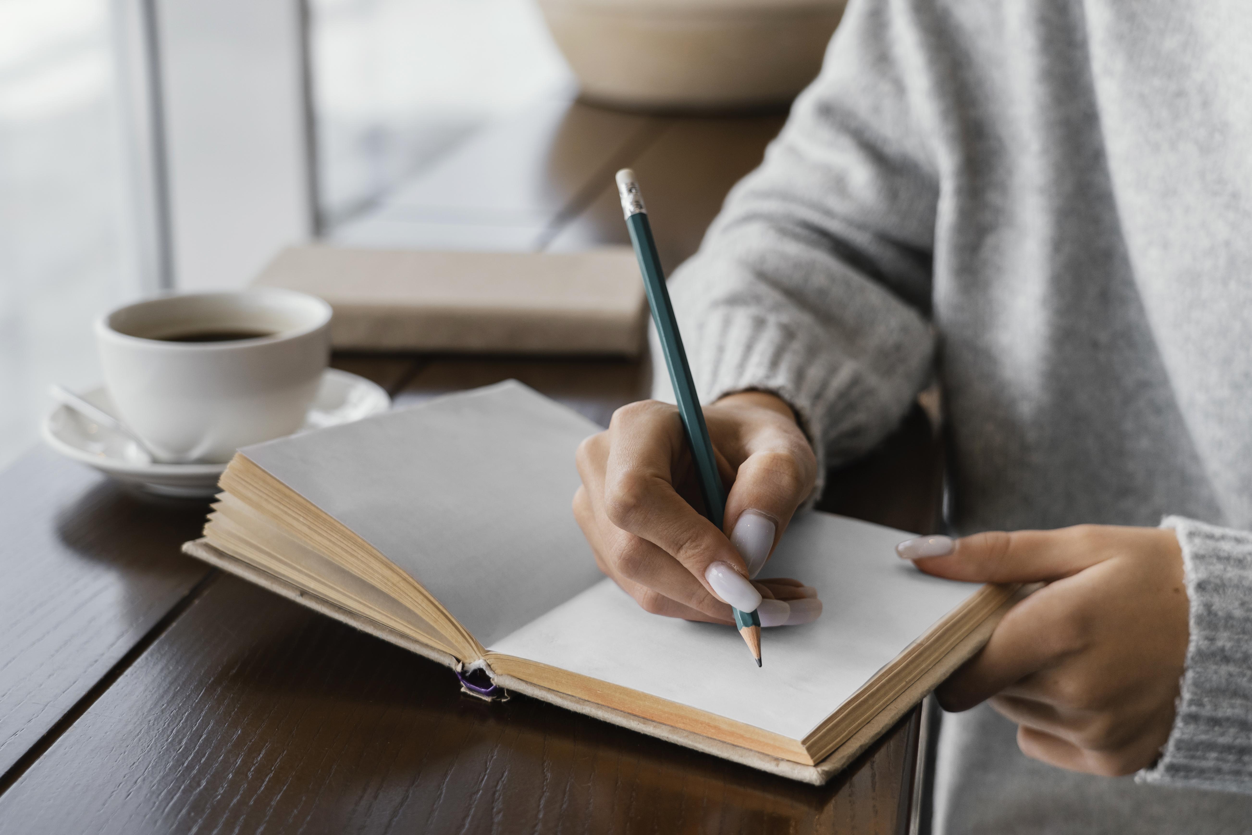 Imagen noticia Bogotá abre un laboratorio de letras para transformar manuscritos en obras de arte