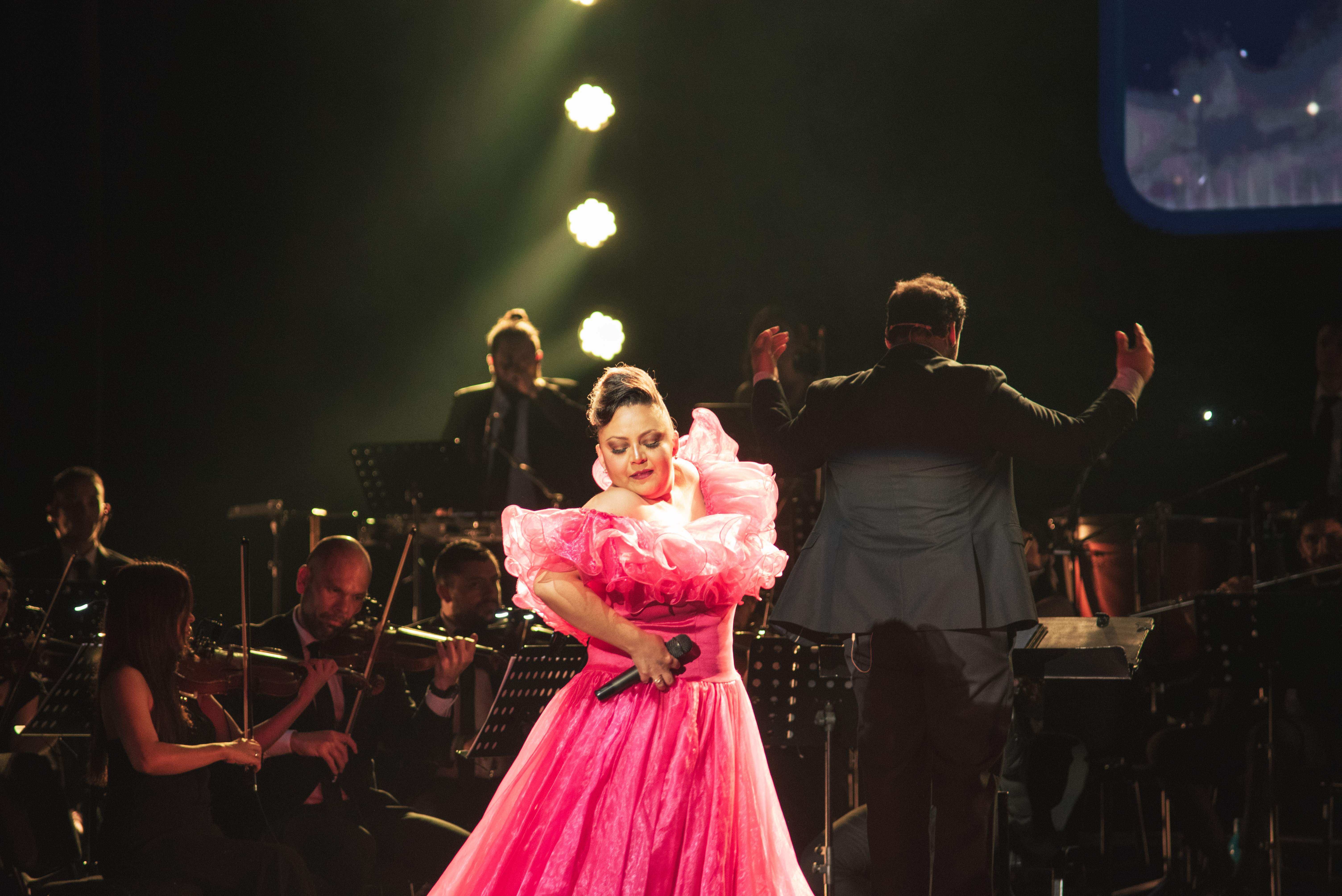 Imagen noticia ¿Sin plan para mamá? La serenata sinfónica revive a Rocío Dúrcal y Ana Gabriel