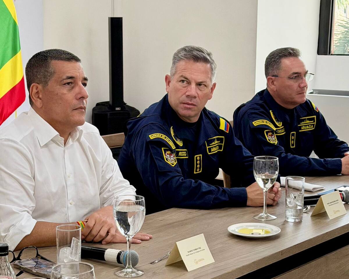Imagen noticia Comandante de la Armada aclaró situación tras incendio de material electoral 