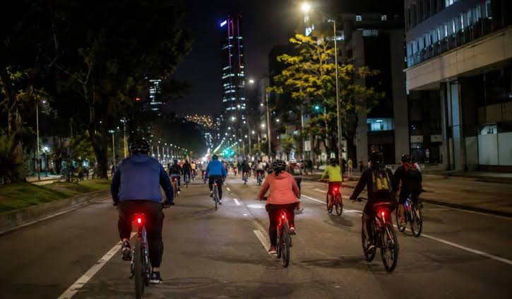 Imagen noticia La Ciclovía Nocturna regresa para recorrer Bogotá bajo las estrellas