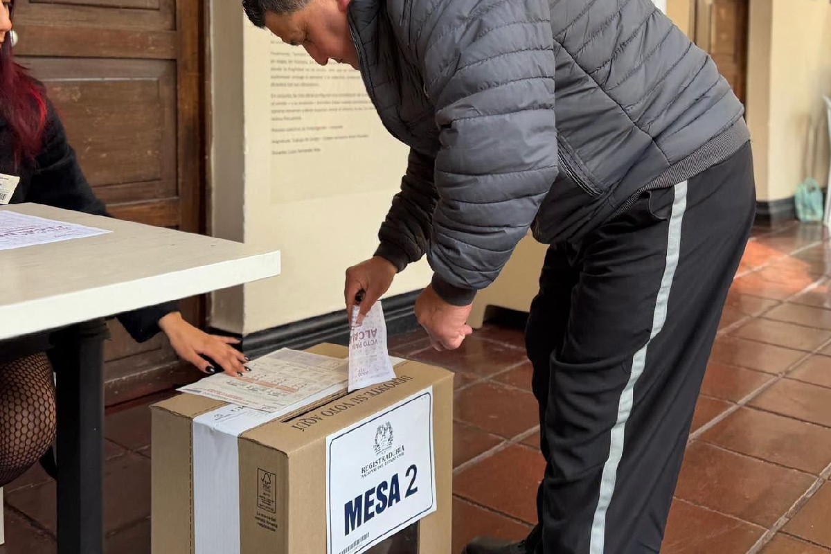 Imagen noticia ¡Pilas! Ya puede cambiar su lugar de votación para las elecciones de 2027