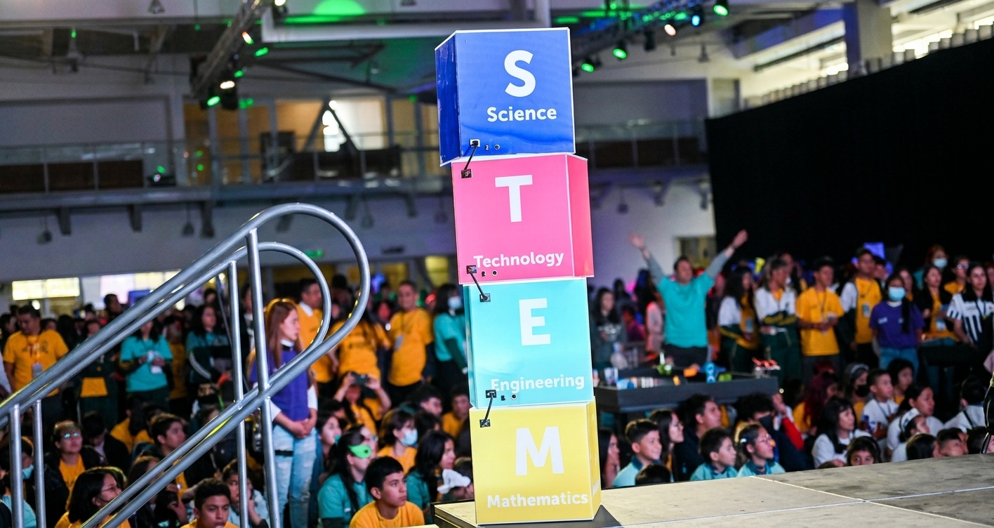 Imagen noticia Jóvenes investigadores de Bogotá se preparan para la final de las Olimpiadas STEM