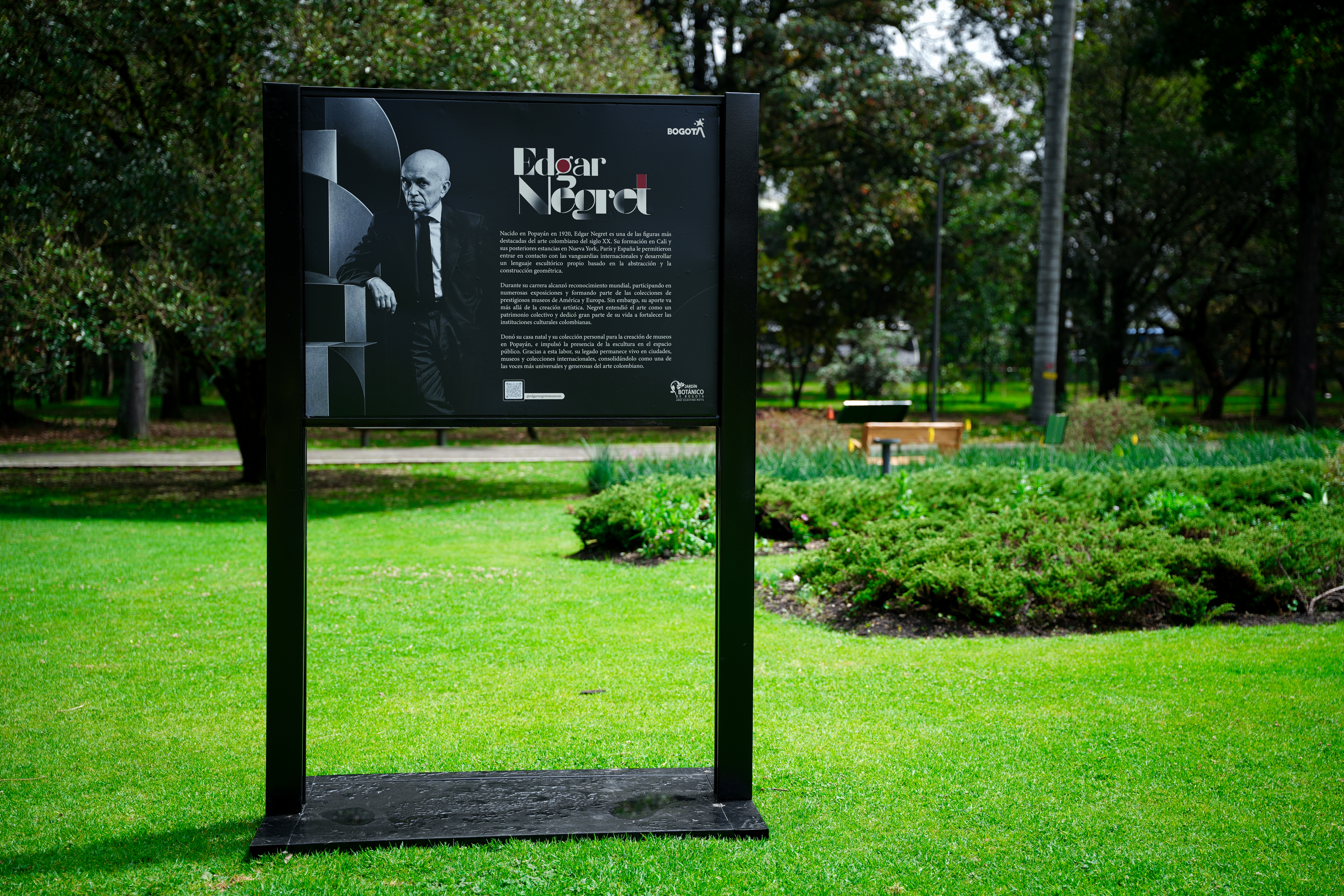 Imagen noticia Siete esculturas de Edgar Negret llegan al Jardín Botánico de Bogotá La exposición ‘Negret en el Jardín’ reúne Hasta el 11 de diciembre, el público podrá conocer piezas de distintas etapas del artista caucano, cuya trayectoria internacional marcó un capít